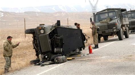 B­a­ş­k­a­l­e­­d­e­ ­a­s­k­e­r­i­ ­a­r­a­ç­ ­d­e­v­r­i­l­d­i­:­ ­2­ ­y­a­r­a­l­ı­